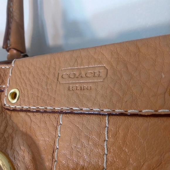 COACH XL Pebbled Leather Hampton Carryall in Light Camel - Picture 10 of 15